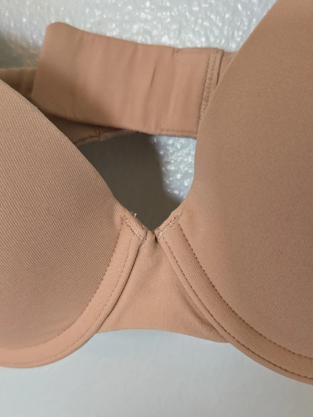 Skims | Nude Padded Underwire Bra Size 32C - Picture 6 of 6